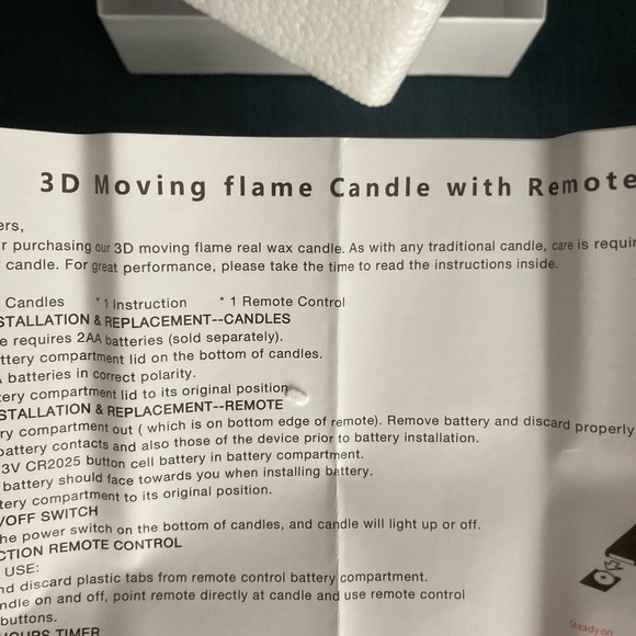 NIB-3D Moving flame white waxed candle with Silver embossed snowflakes. - Picture 3 of 3